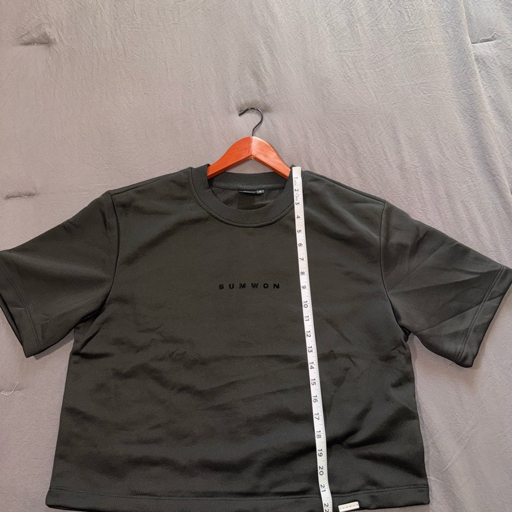 Sumwon Men’s Black Cropped Oversized Essential Tee - Picture 5 of 9